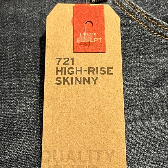 Levis 721 High Rise Skinny Distressed NWT Jeans Womens 24 WM S1104-1022 - Picture 7 of 10